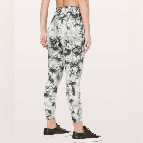 NWOT 🔥 Lululemon Wunder Under Hi-Rise 7/8 Tight Shibori Full-On Luxtreme 25" - Picture 1 of 7